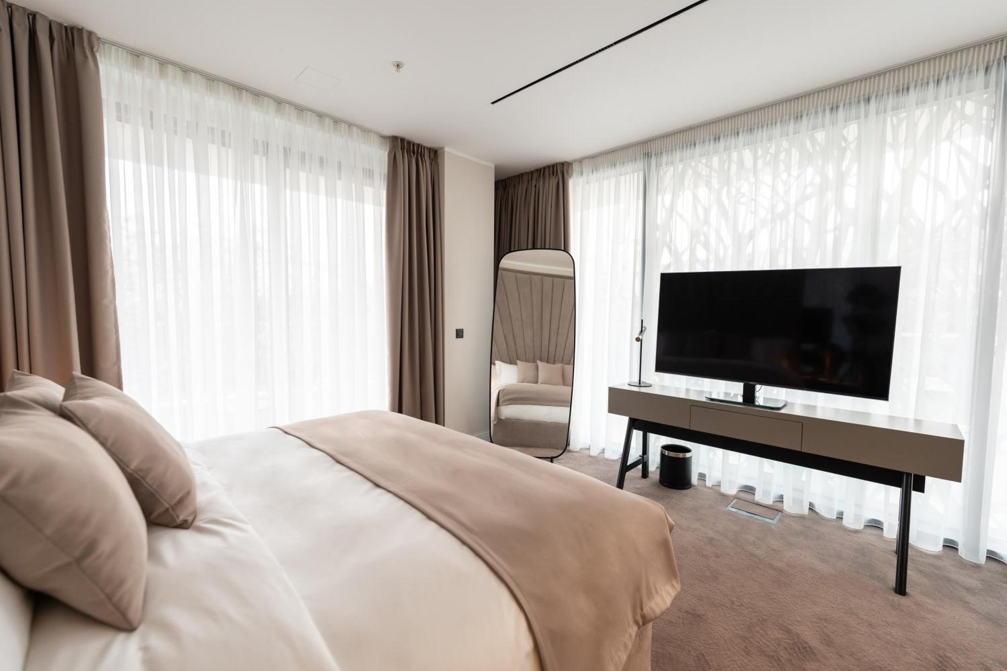 New Belgrade Premium Hotel Εξωτερικό φωτογραφία